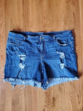 Maurices Blue Distressed Denim Jean Shorts. Size: 24W.